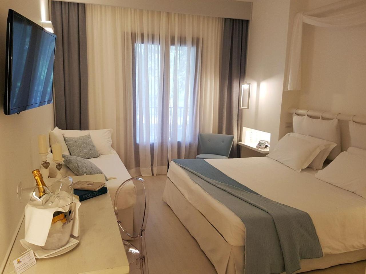 Hotel Gabbiano Beach เวียสเต ภายนอก รูปภาพ